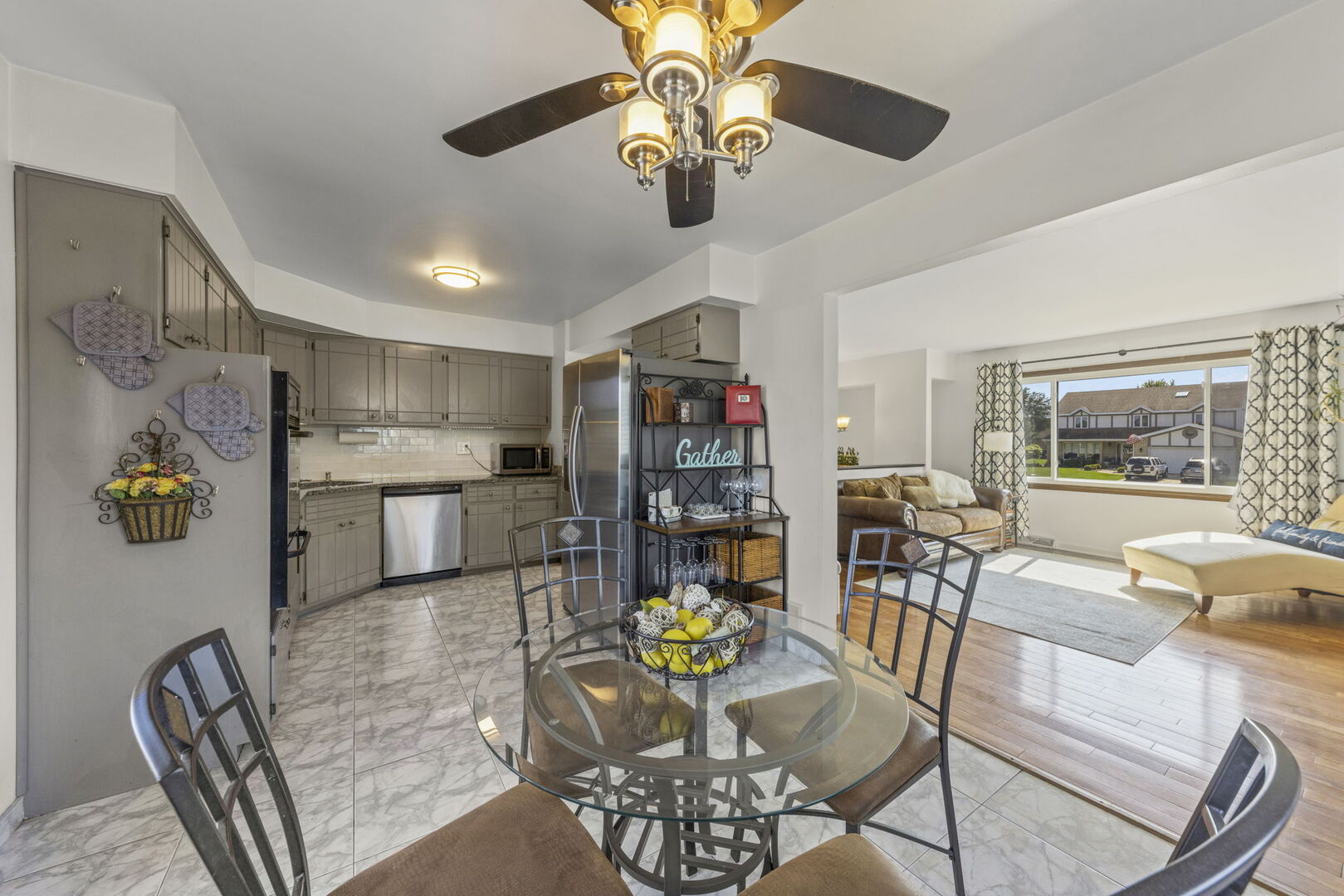 1219 Itasca Road Addison, IL 60101 - Photo 11 of 31