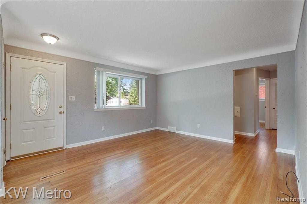 3508 West Webster Road Royal Oak, MI 48073 - Photo 4 of 25