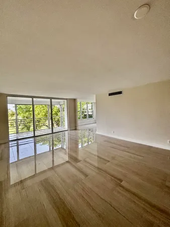 $3,050 | 3960 Oaks Clubhouse Drive, Unit 401, Pompano Beach, FL 33069