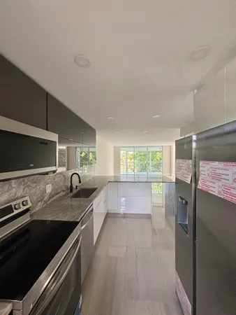 $3,050 | 3960 Oaks Clubhouse Drive, Unit 401, Pompano Beach, FL 33069