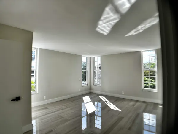 $3,050 | 3960 Oaks Clubhouse Drive, Unit 401, Pompano Beach, FL 33069