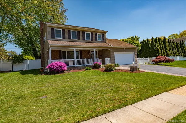 $1,250,000 | 20 Evon Drive, Syosset, NY 11791