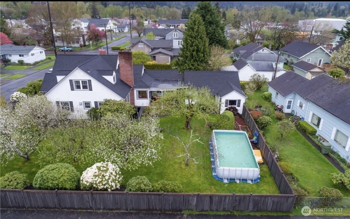 237 C Street Southwest Castle Rock, WA 98611 - Photo 11 of 33 an aerial view of multiple house