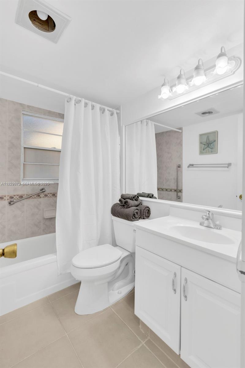 130 Brighton Drive, Unit D Boca Raton, FL 33434 - Photo 9 of 39