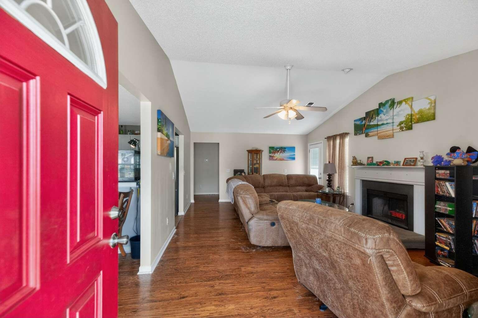 306 Springdale Court Summerville, SC 29486 - Photo 5 of 24 Trapp.5