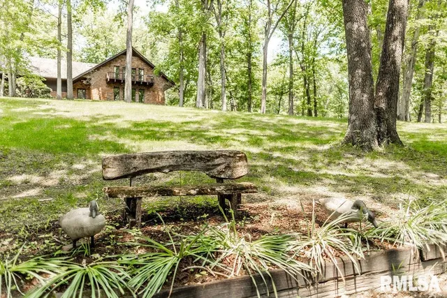 $1 | 26266 East Co Road 700 North, Easton, IL 62633