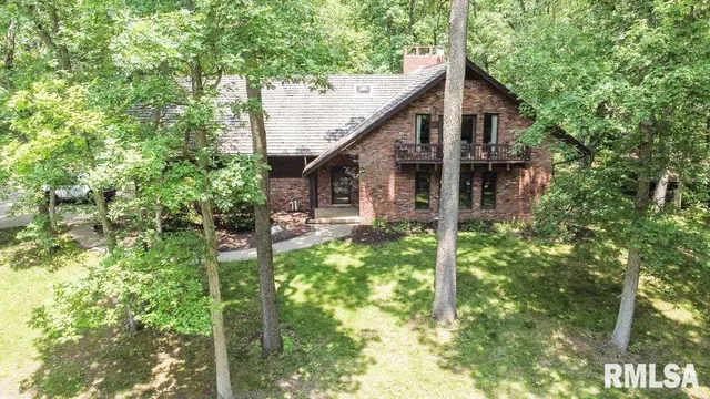 $1 | 26266 East Co Road 700 North, Easton, IL 62633