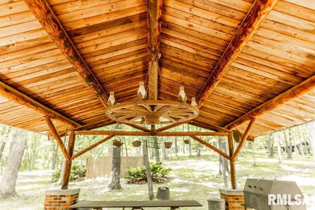 $1 | 26266 East Co Road 700 North, Easton, IL 62633