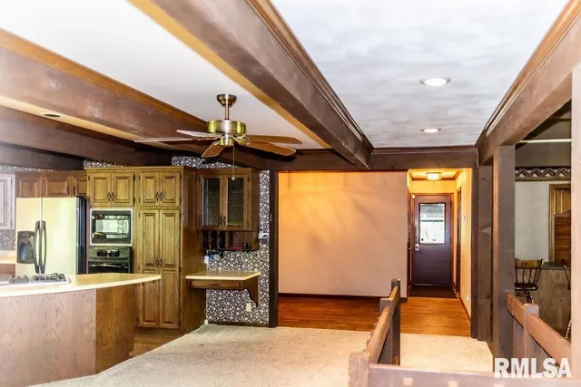 $1 | 26266 East Co Road 700 North, Easton, IL 62633