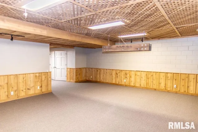 $1 | 26266 East Co Road 700 North, Easton, IL 62633