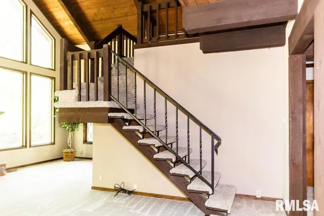 $1 | 26266 East Co Road 700 North, Easton, IL 62633