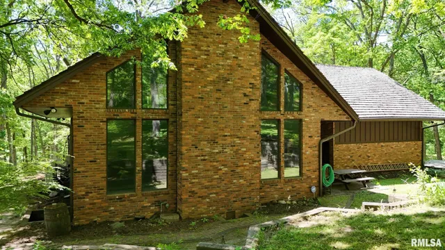 $1 | 26266 East Co Road 700 North, Easton, IL 62633