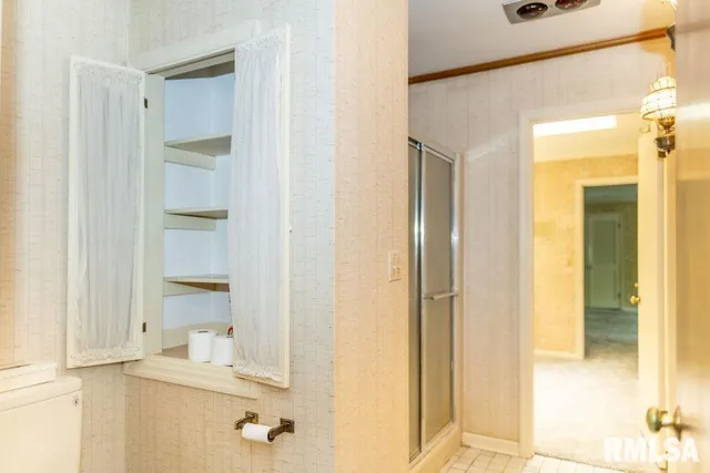 $1 | 26266 East Co Road 700 North, Easton, IL 62633