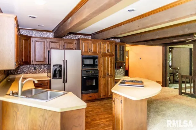 $1 | 26266 East Co Road 700 North, Easton, IL 62633