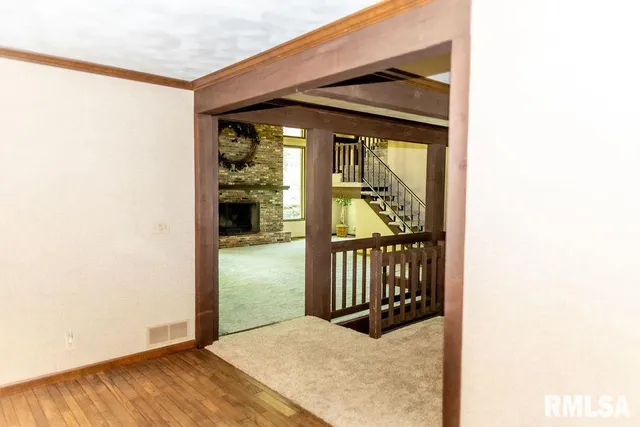 $1 | 26266 East Co Road 700 North, Easton, IL 62633