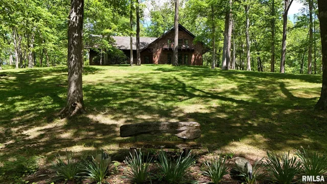 $1 | 26266 East Co Road 700 North, Easton, IL 62633