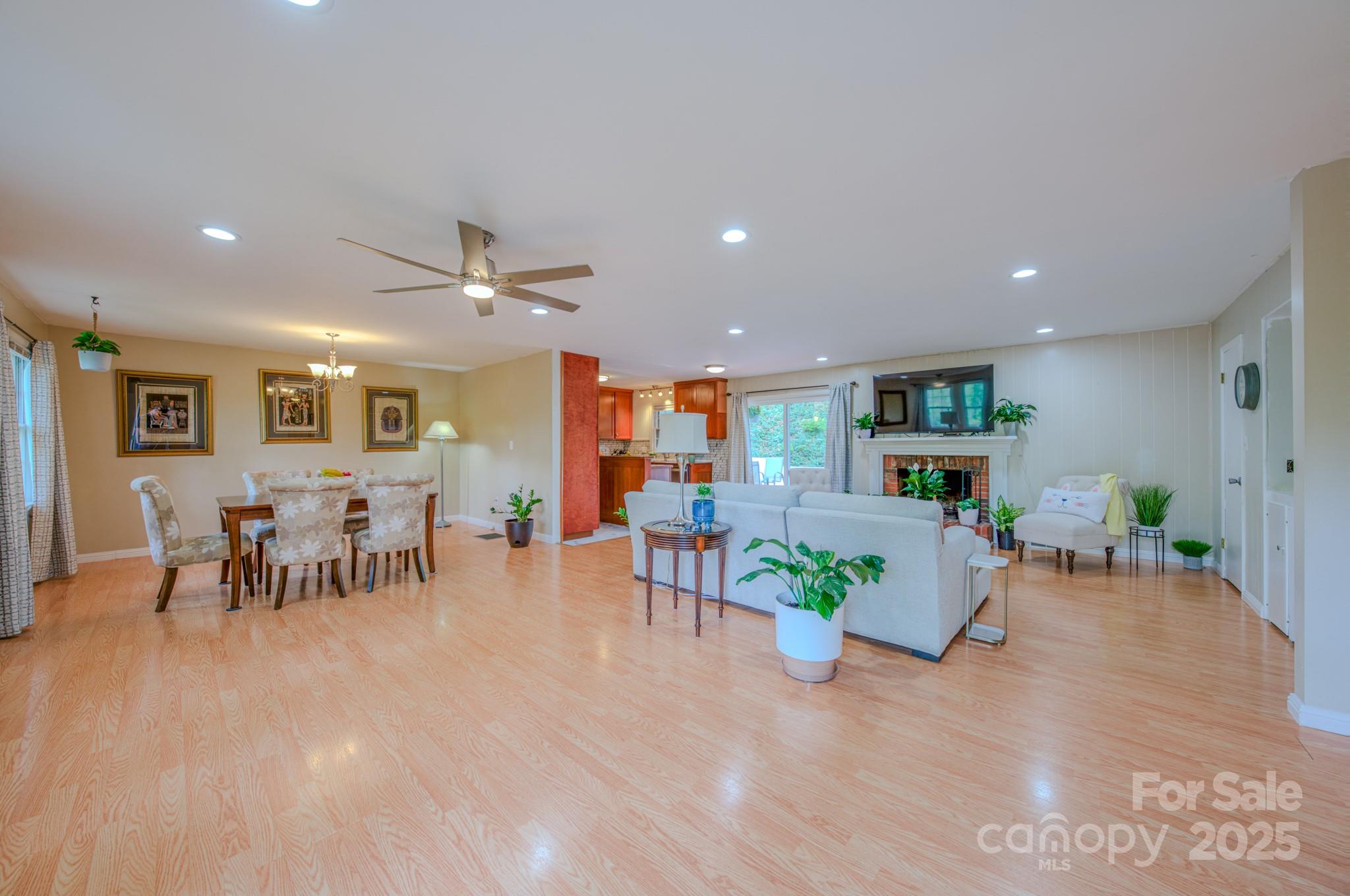 6 Chipmunk Cove Road Asheville, NC 28804 - Photo 3 of 28 Gallery Image 3