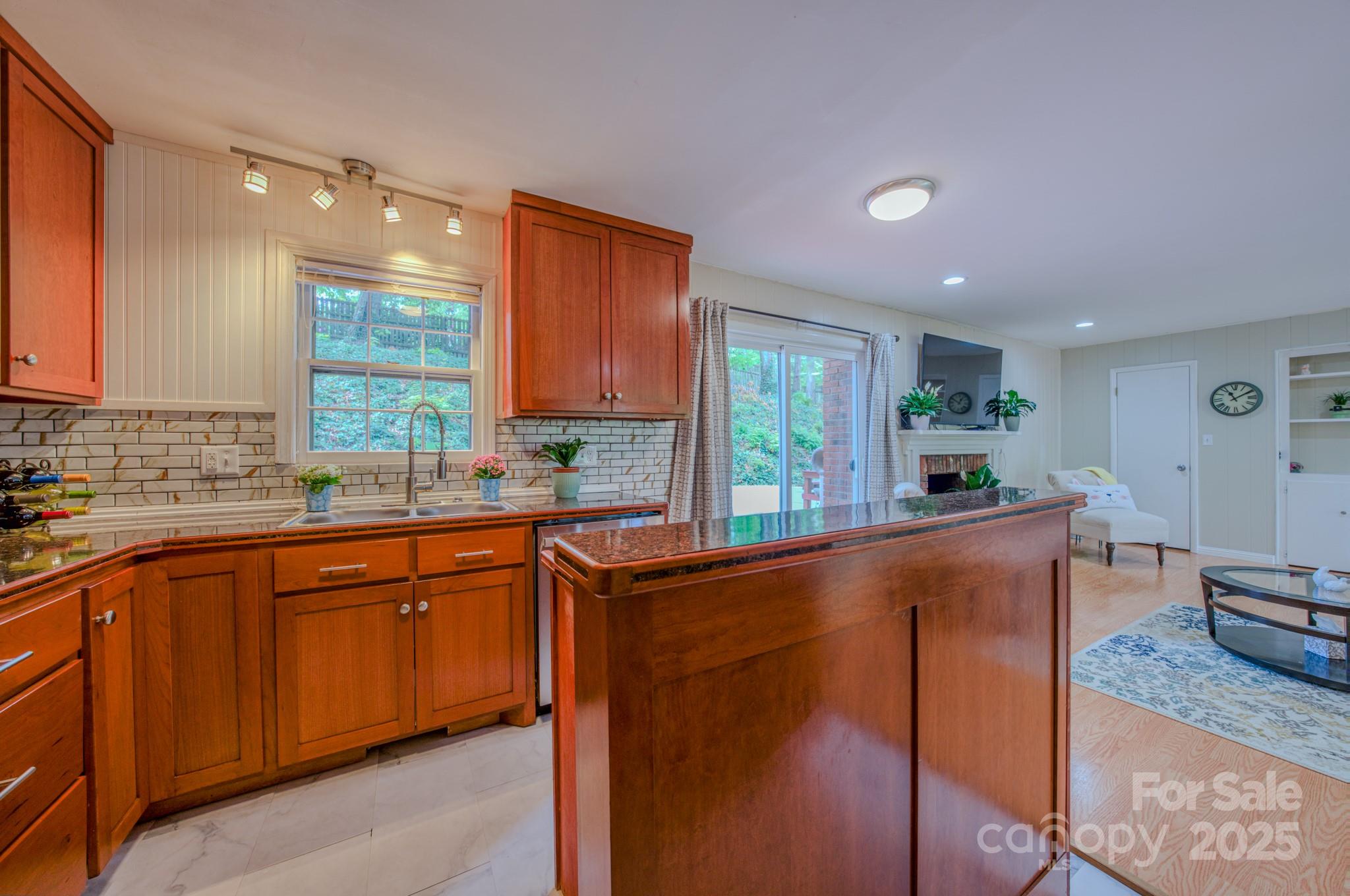 6 Chipmunk Cove Road Asheville, NC 28804 - Photo 6 of 28 Gallery Image 6