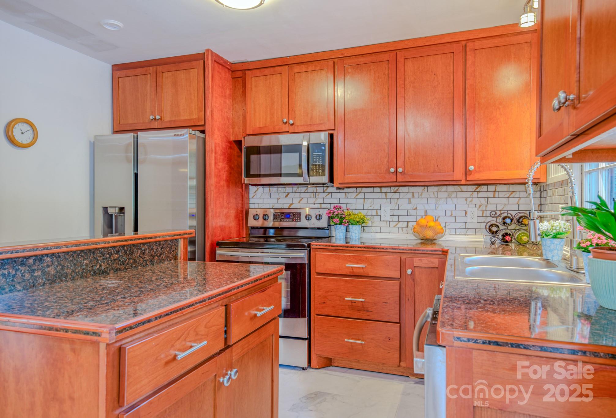 6 Chipmunk Cove Road Asheville, NC 28804 - Photo 7 of 28 Gallery Image 7