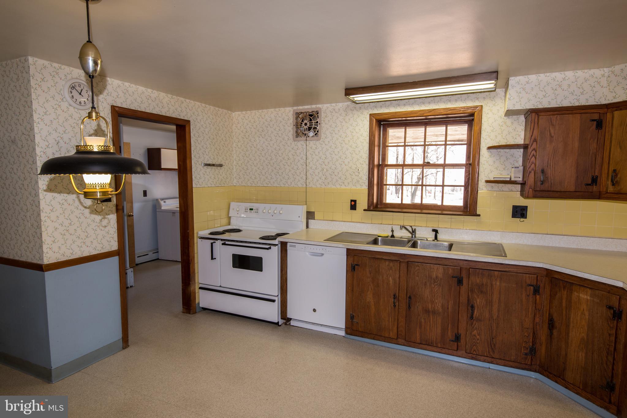 139 Mattson Road Garnet Valley, PA 19060 - Photo 6 of 39 Large Kitchen Provides Plenty of Space for Update