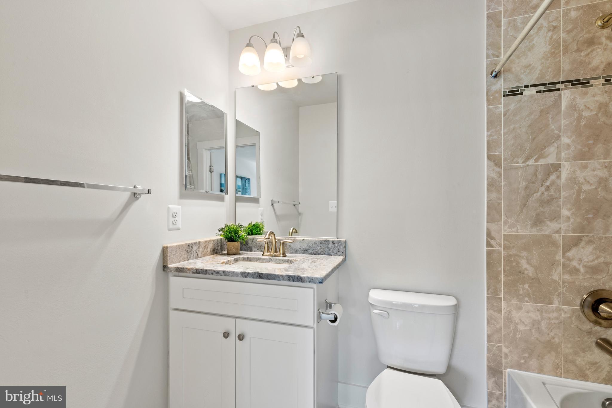 941 Marzoff Road Deale, MD 20751 - Photo 29 of 55 Full bath in bedroom #2