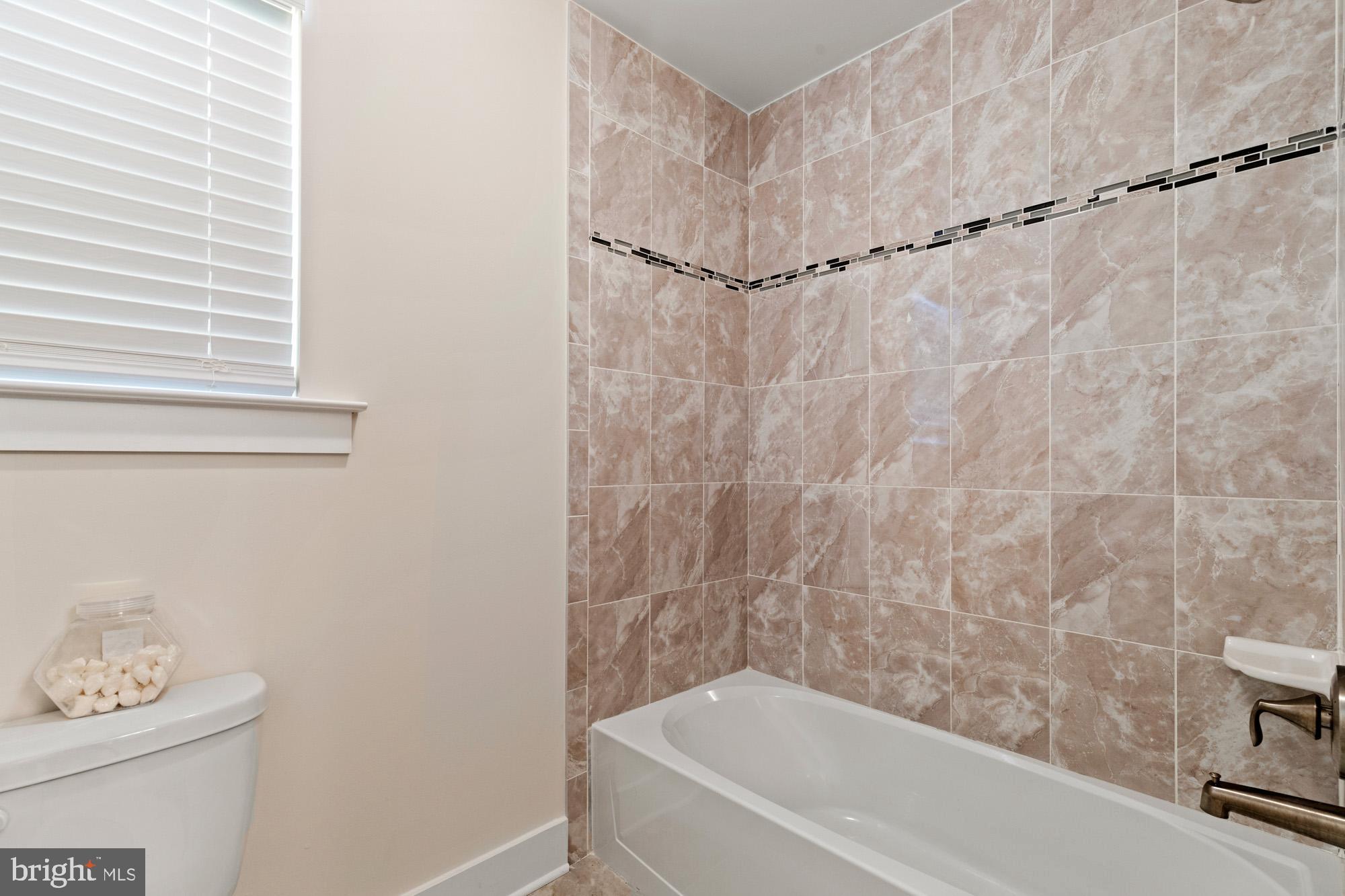 941 Marzoff Road Deale, MD 20751 - Photo 35 of 55 Jack & Jill bath