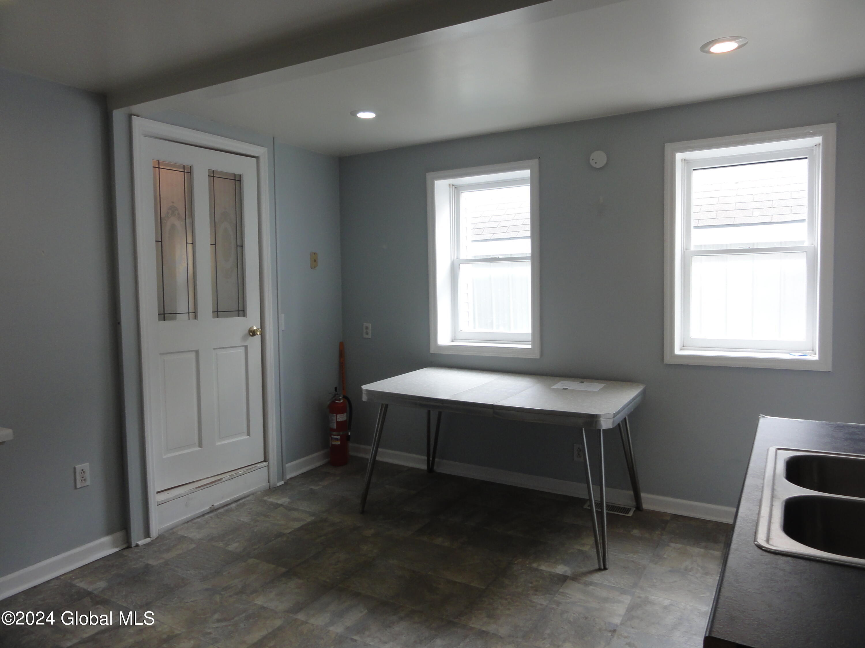 87 Washington Street Rensselaer, NY 12144 - Photo 5 of 16 DSC04819