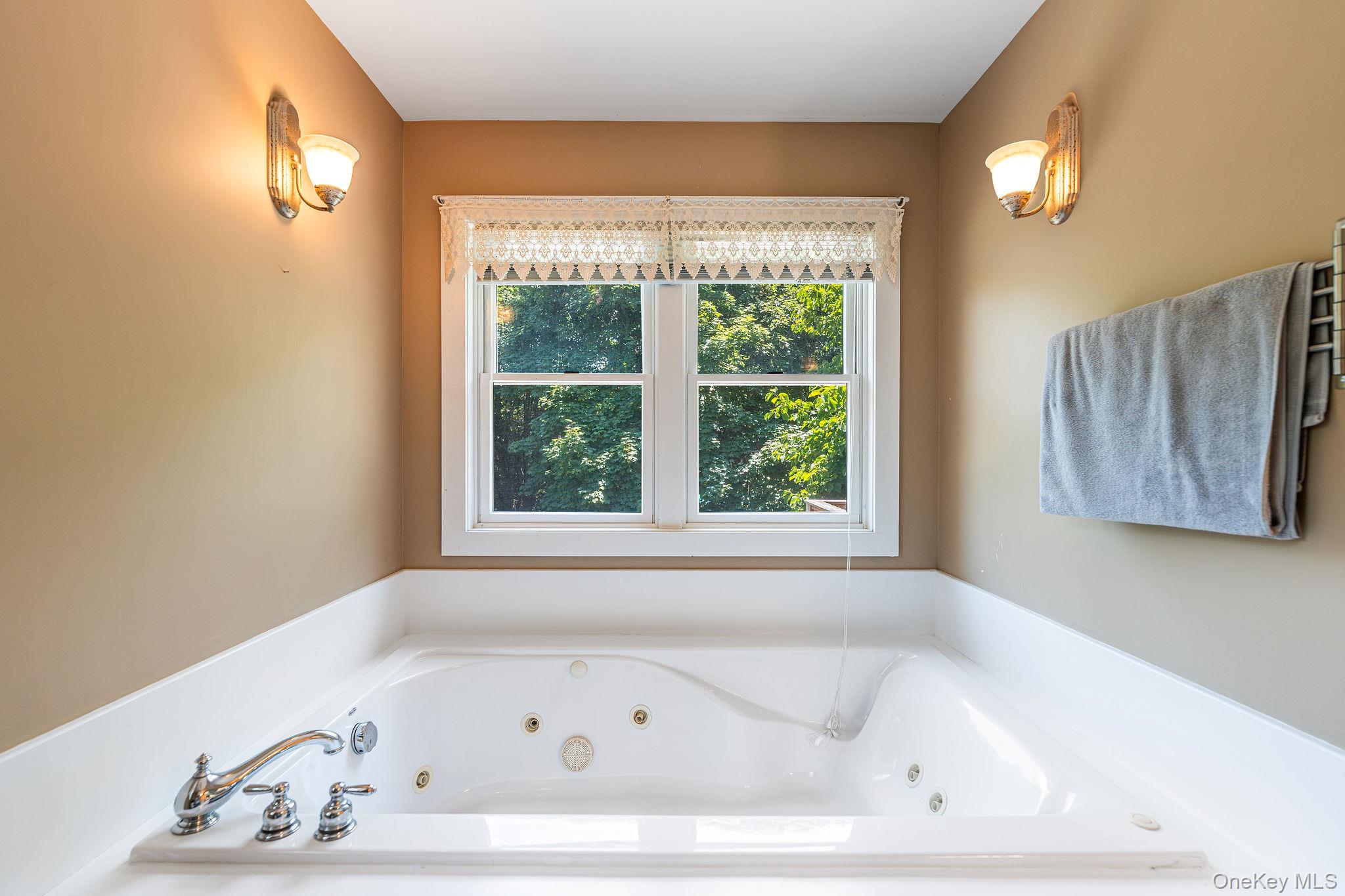 4408 Old North Road Southold, NY 11971 - Photo 25 of 36