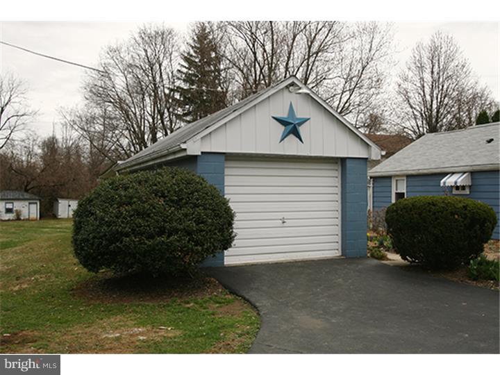 211 Tower Road Mertztown, PA 19539 - Photo 14 of 17 Garage