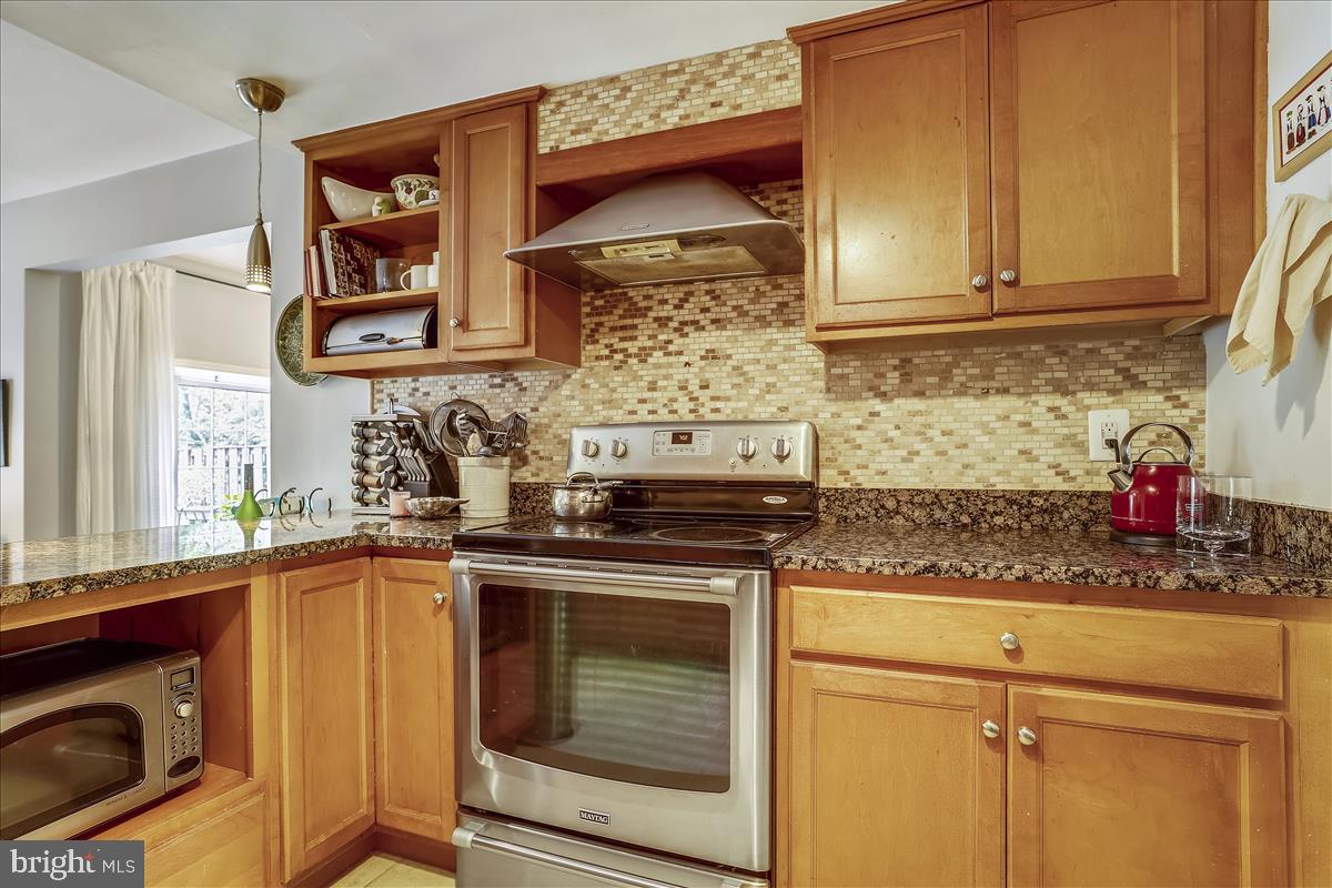 802 Tapawingo Road Southwest Vienna, VA 22180 - Photo 14 of 53 Renovated kitchen
