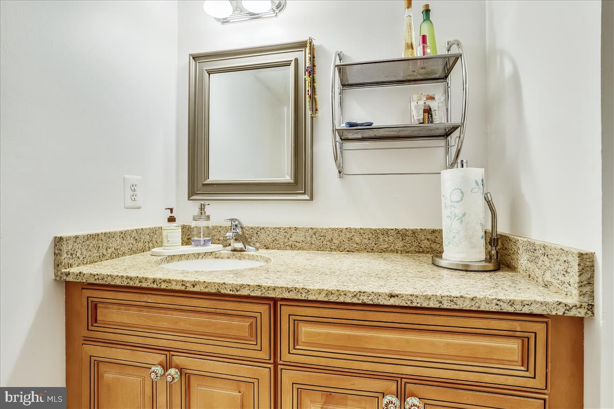802 Tapawingo Road Southwest Vienna, VA 22180 - Photo 23 of 53 Gallery Image 23