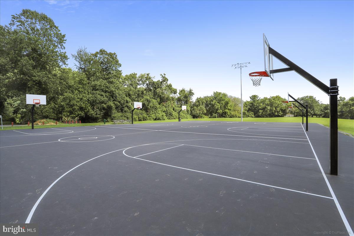 802 Tapawingo Road Southwest Vienna, VA 22180 - Photo 34 of 53 Nottaway Park Basketball Courts