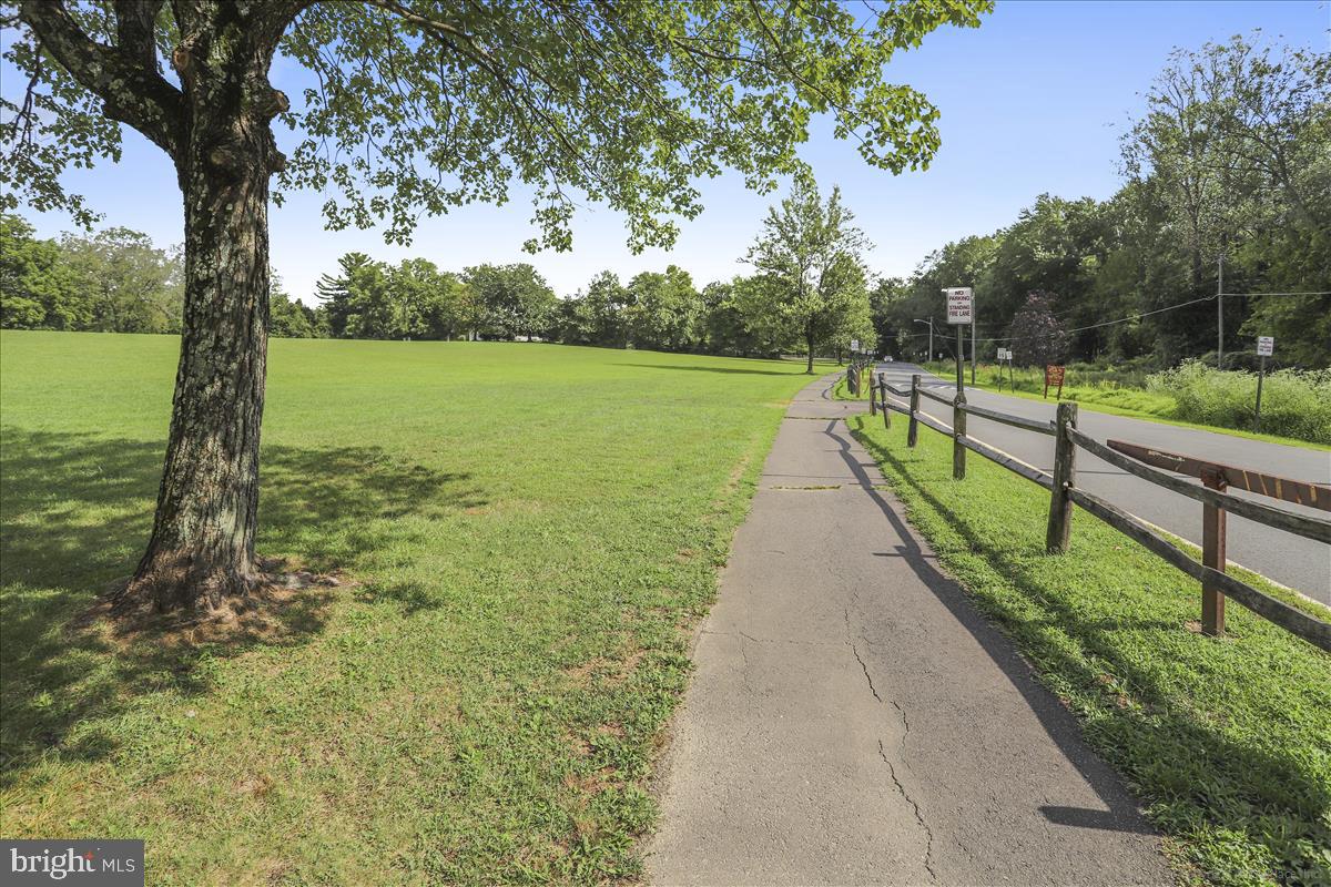 802 Tapawingo Road Southwest Vienna, VA 22180 - Photo 35 of 53 Nottoway Park walking/running trails.