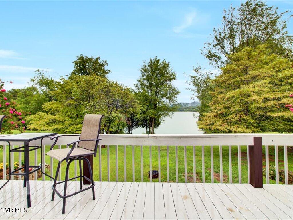 220 Shane Lane Bean Station, TN 37708 - Photo 2 of 37 220 Shane Ln - 2