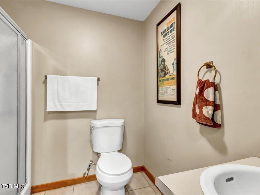 220 Shane Lane Bean Station, TN 37708 - Photo 21 of 37 220 Shane Ln - 21