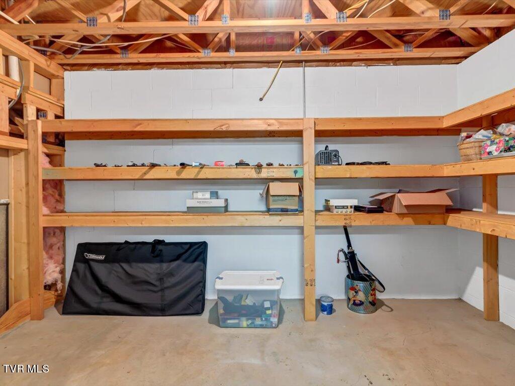 220 Shane Lane Bean Station, TN 37708 - Photo 23 of 37 220 Shane Ln - 23