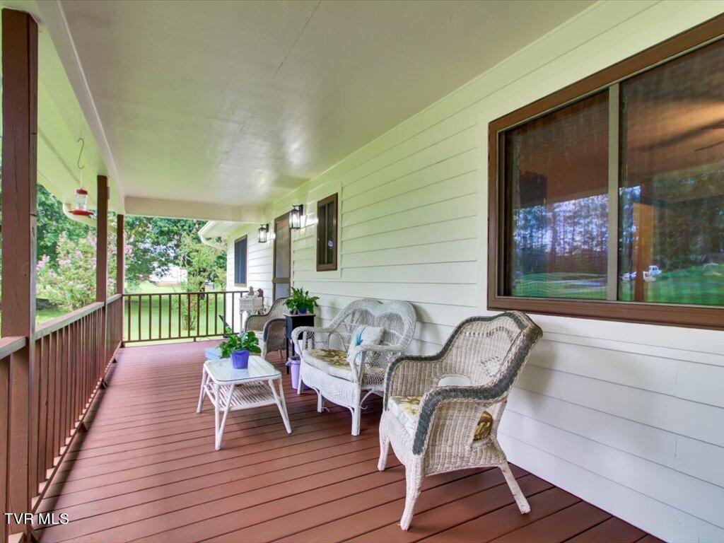 220 Shane Lane Bean Station, TN 37708 - Photo 4 of 37 220 Shane Ln - 4