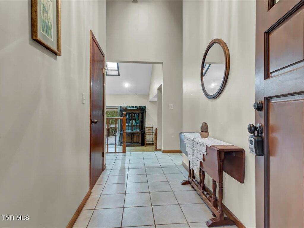 220 Shane Lane Bean Station, TN 37708 - Photo 5 of 37 220 Shane Ln - 5