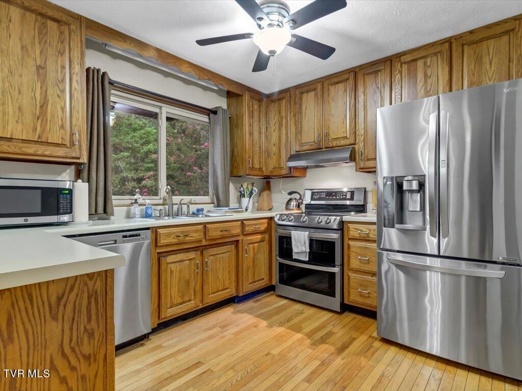 220 Shane Lane Bean Station, TN 37708 - Photo 9 of 37 220 Shane Ln - 9