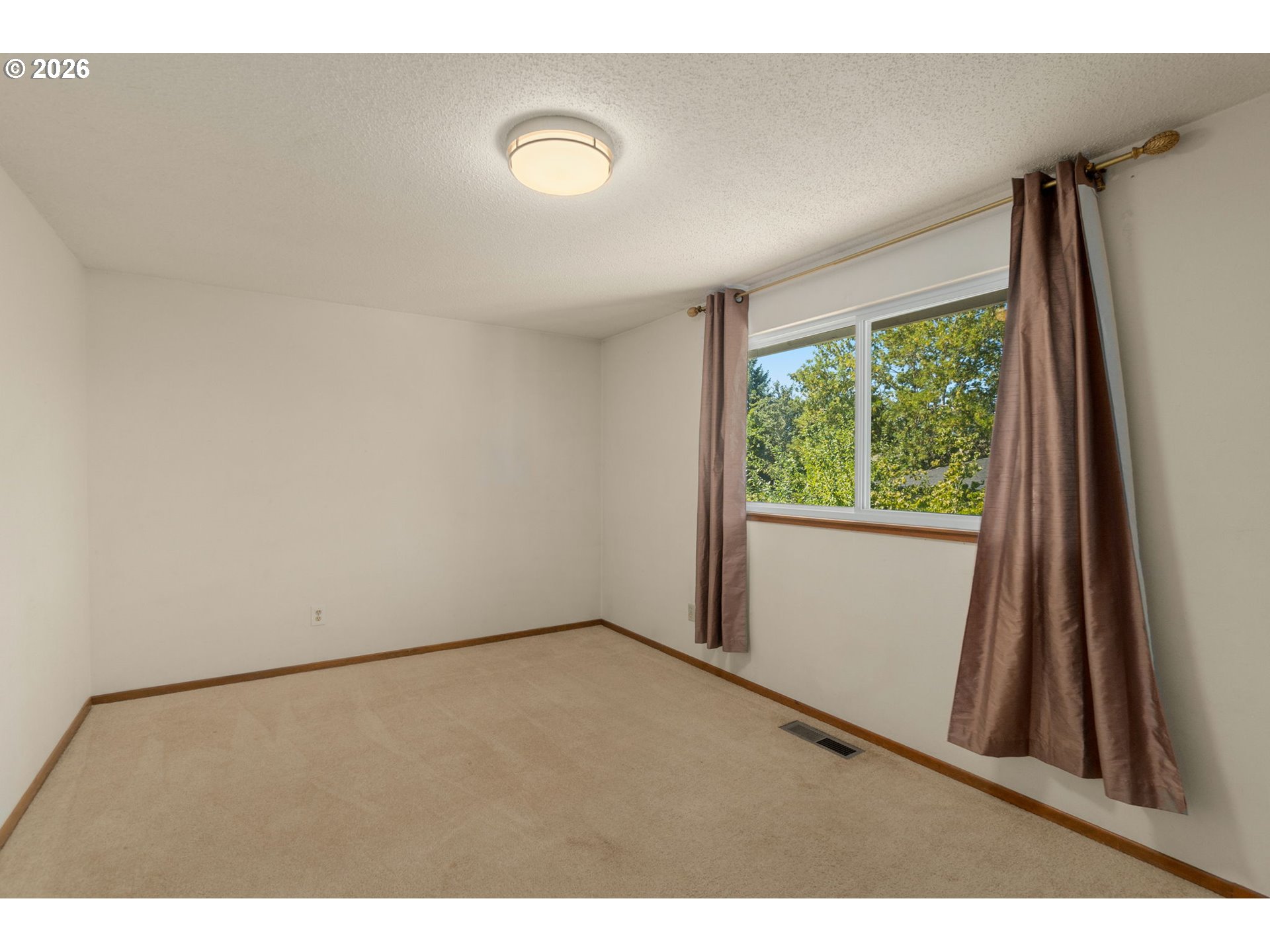 14025 Southwest Rochester Drive Beaverton, OR 97008 - Photo 10 of 37