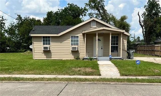$1,100 | 2403 Elaine Street, Lake Charles, LA 70601