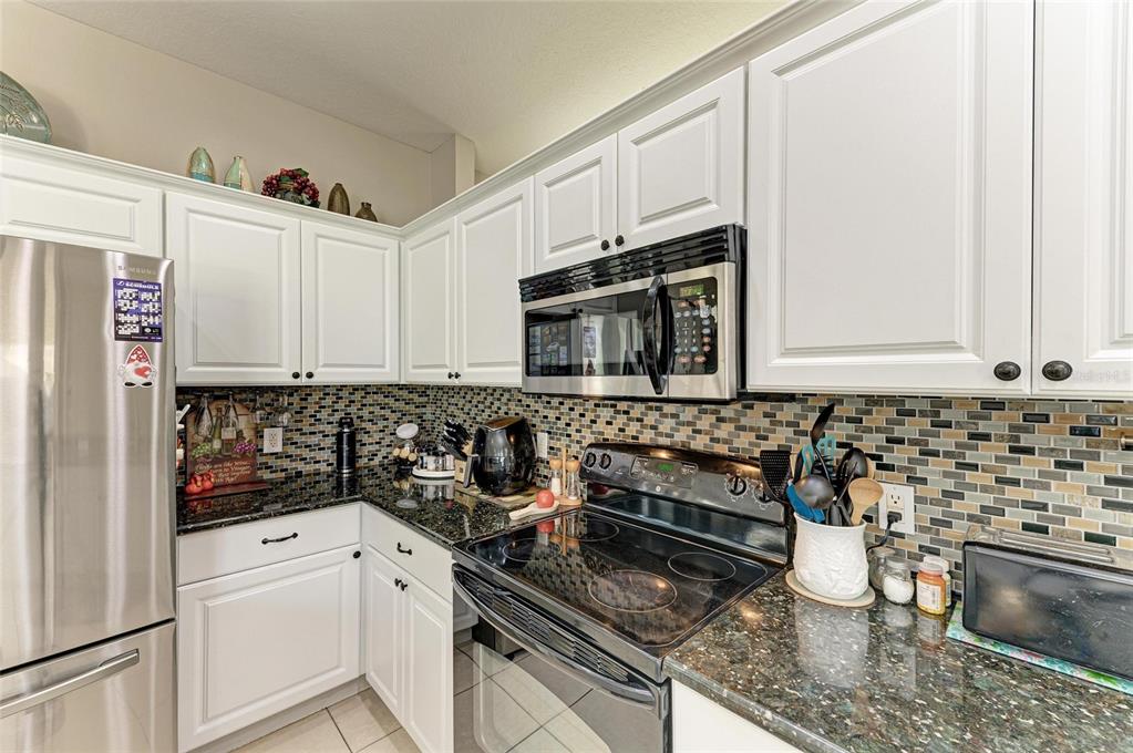 6546 Blue Grosbeak Circle Lakewood Ranch, FL 34202 - Photo 13 of 32