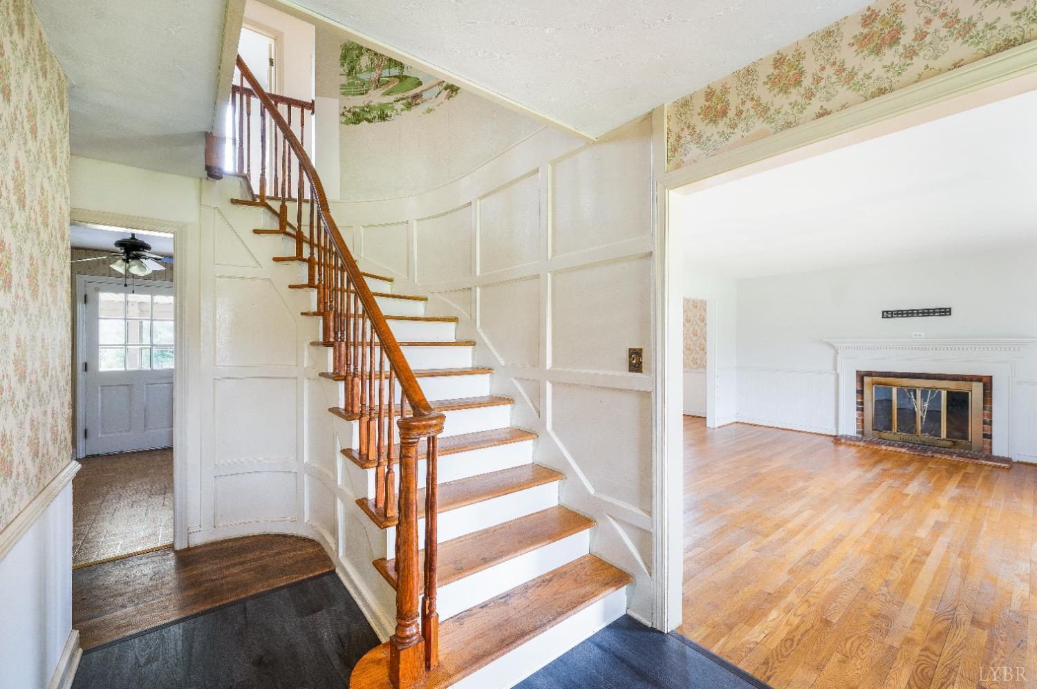 733 Oakville Road Appomattox, VA 24522 - Photo 30 of 52 a view of entryway and hall with wooden floor