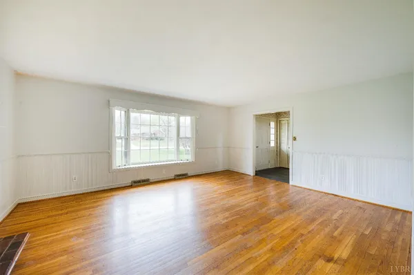 $299,000 | 733 Oakville Road, Appomattox, VA 24522