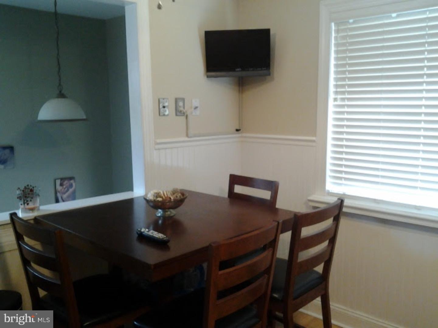2876 Angus Road Philadelphia, PA 19114 - Photo 13 of 25 Kitchen