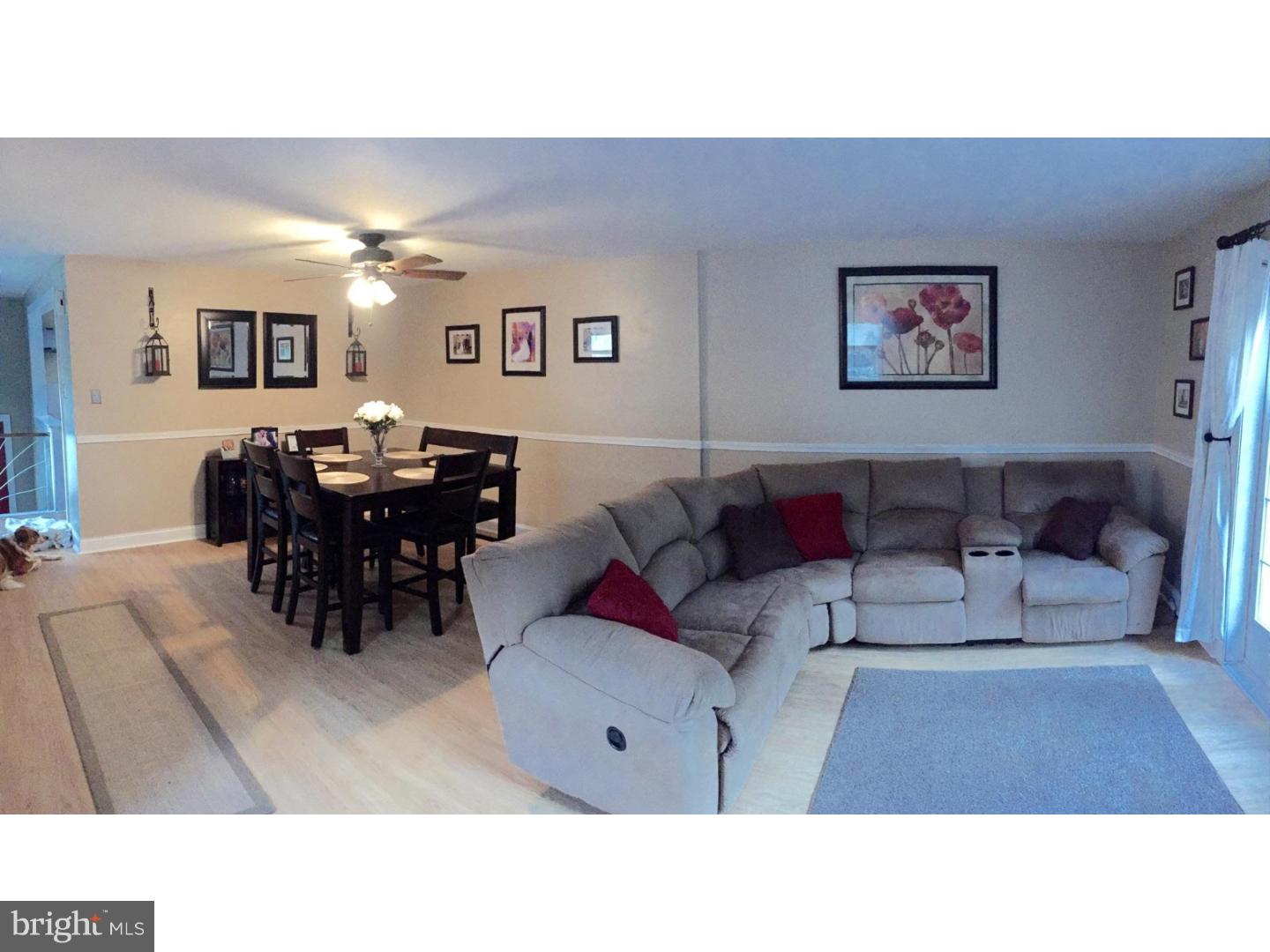 2876 Angus Road Philadelphia, PA 19114 - Photo 18 of 25 Living Room
