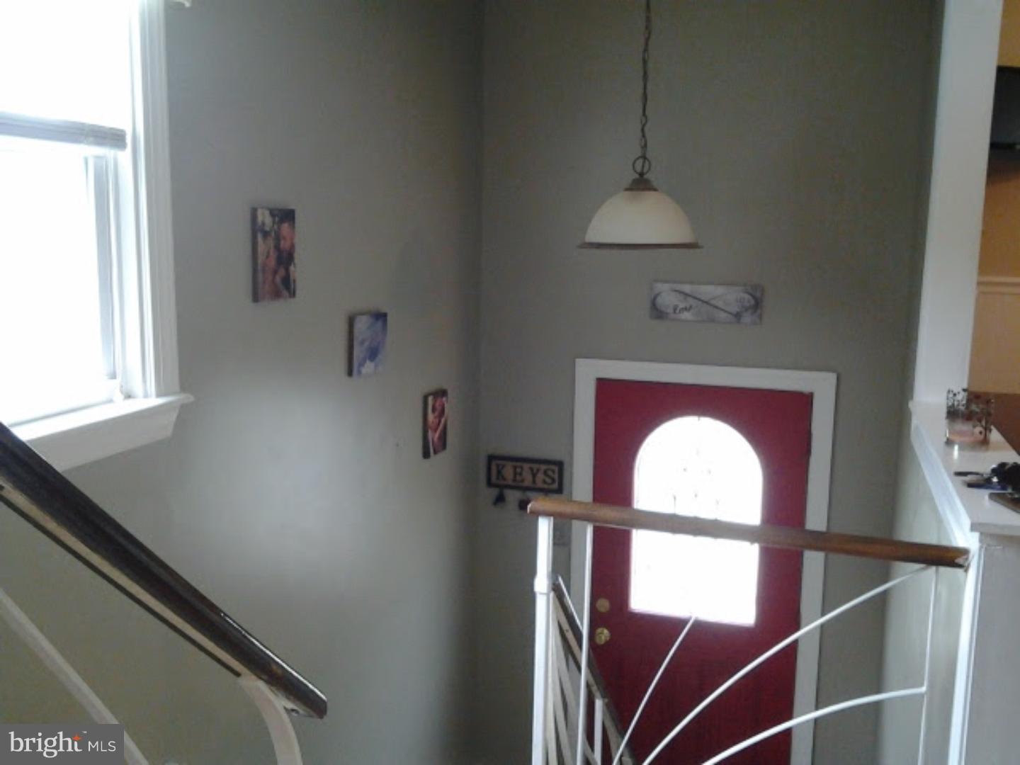 2876 Angus Road Philadelphia, PA 19114 - Photo 3 of 25 Foyer