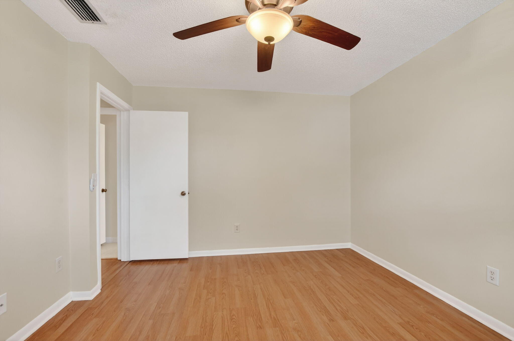 21699 Cypress Road, Unit F Boca Raton, FL 33433 - Photo 19 of 28 22-web-or-mls-DSC_6071