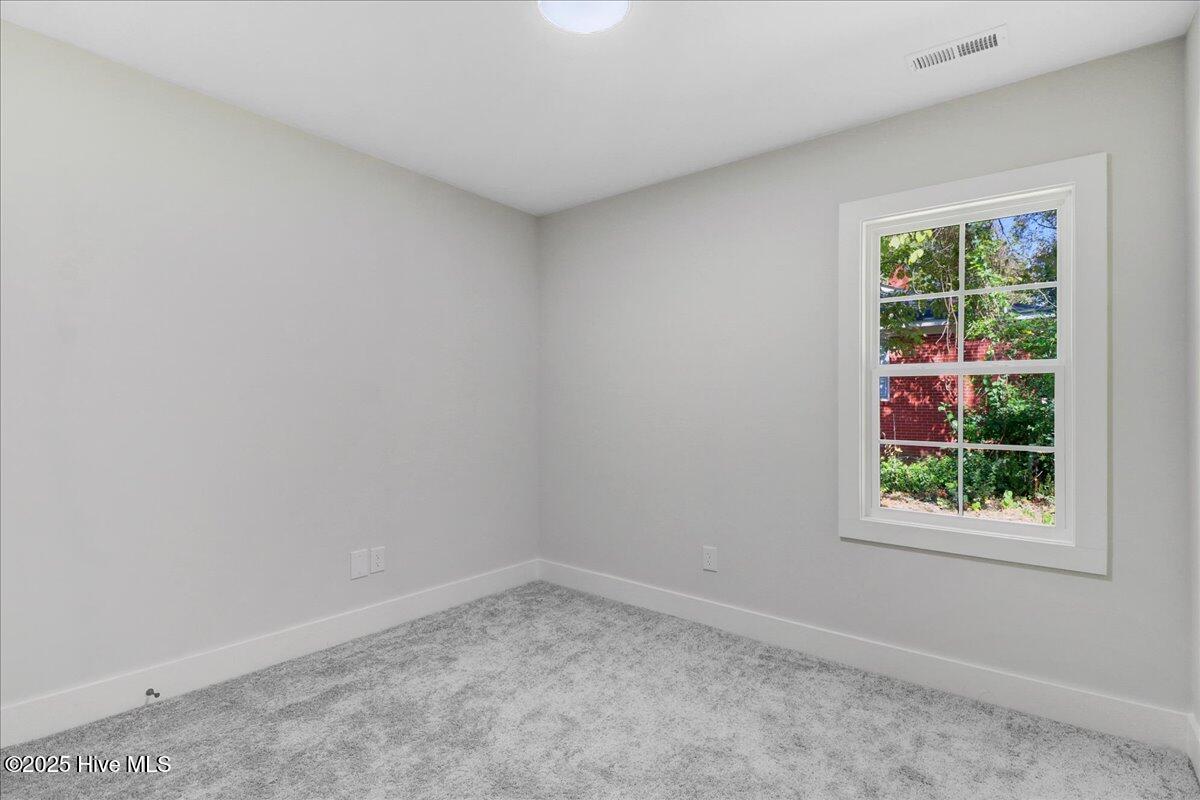 315 Byrd Street Clinton, NC 28328 - Photo 17 of 23 32-315 Byrd St-32