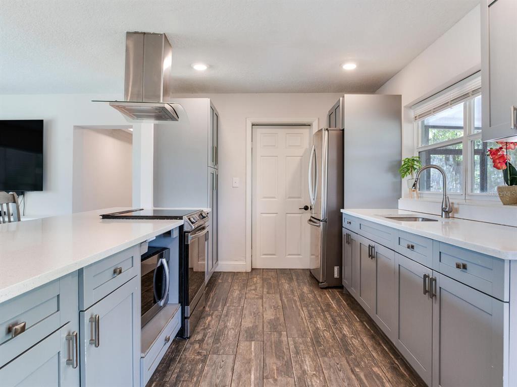 9819 Allen Road Lithia, FL 33547 - Photo 17 of 51